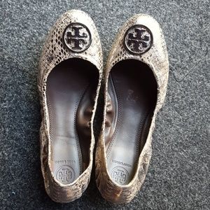 Tory Burch Beige/Silver Snake Print Flats